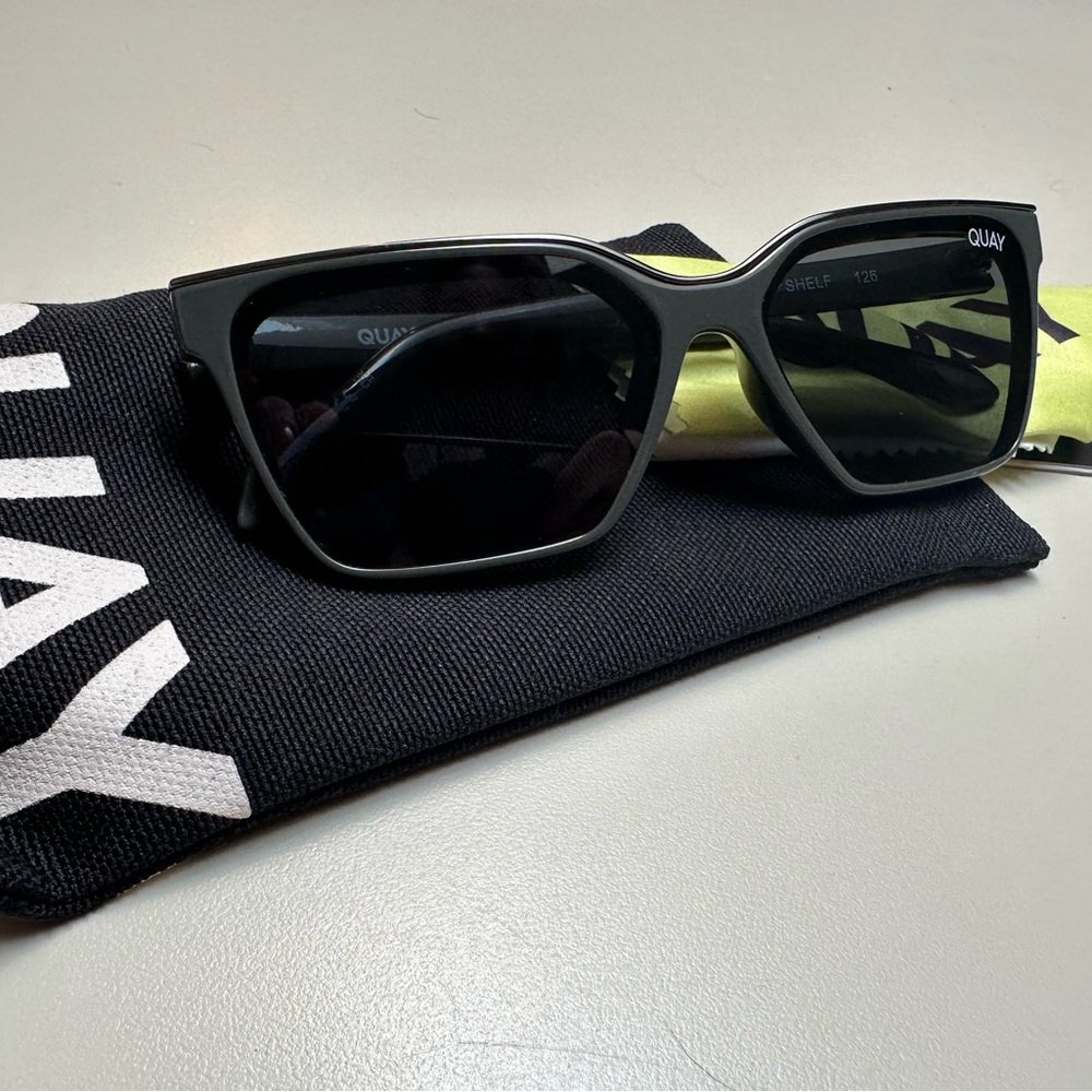 Quay Sunglasses NWOT